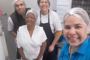 SindiRefeições SP em visita aos trabalhadores da Empresa Sunny,unidade E.E.Waldemar Rodrigues da Silva Pastor.