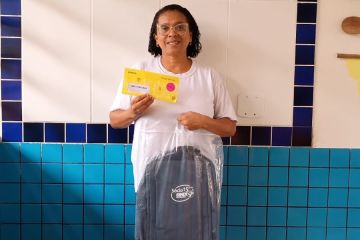 Premiação de 15 anos de associação: MARCIA CRISTINA GONZAGA Empresa  APETECE SISTEMAS DE ALIMENTACAO S.A 