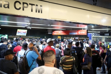 Metrô tem operação parcial no 2º dia de greve em SP