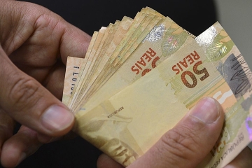Nascidos em abril podem realizar o saque-aniversário do FGTS a partir de segunda