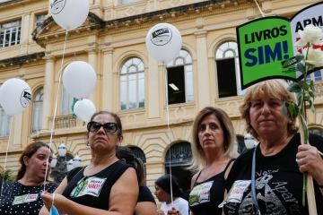 Professores e estudantes protestam em São Paulo contra violência nas escolas