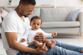 Aprovada licença-paternidade de 20 dias; veja regras e quando começa a valer