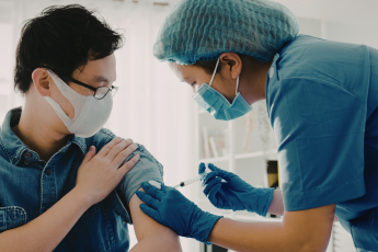 Campanha de vacinação contra a gripe começa neste sábado em SP